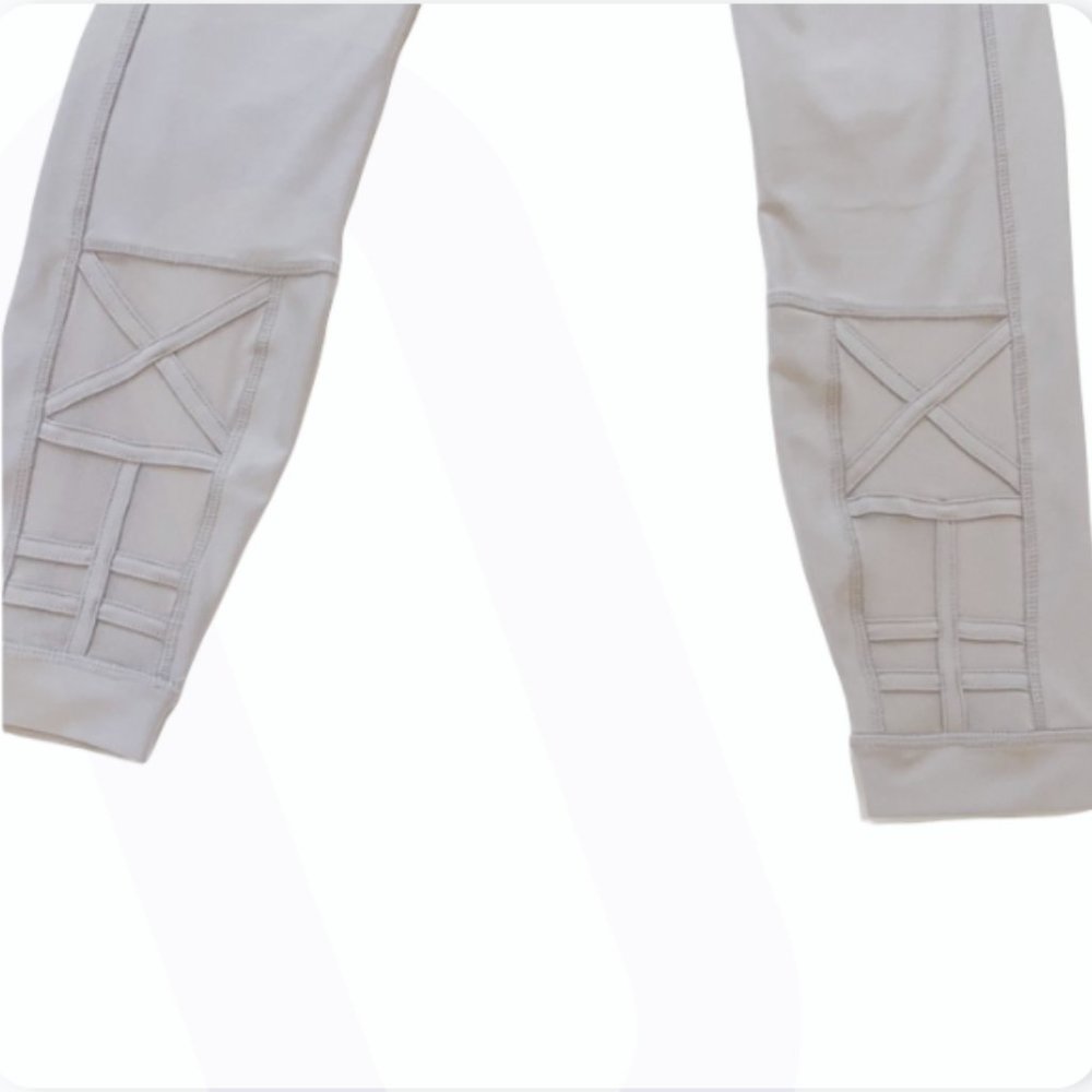 Detailed Mauve Leggings - Picture 3 of 4